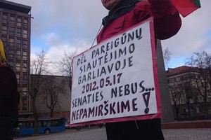 „Violetinio“ piketo dalyviai žarstė kaltinimus ir bauginimus