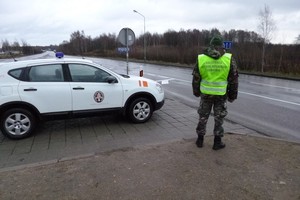 Girtas motorolerio vairuotojas neturėjo nei dokumentų, nei šalmo