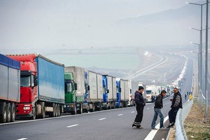 Bulgarijos vežėjai grasina užblokuosią visą sieną su Graikija