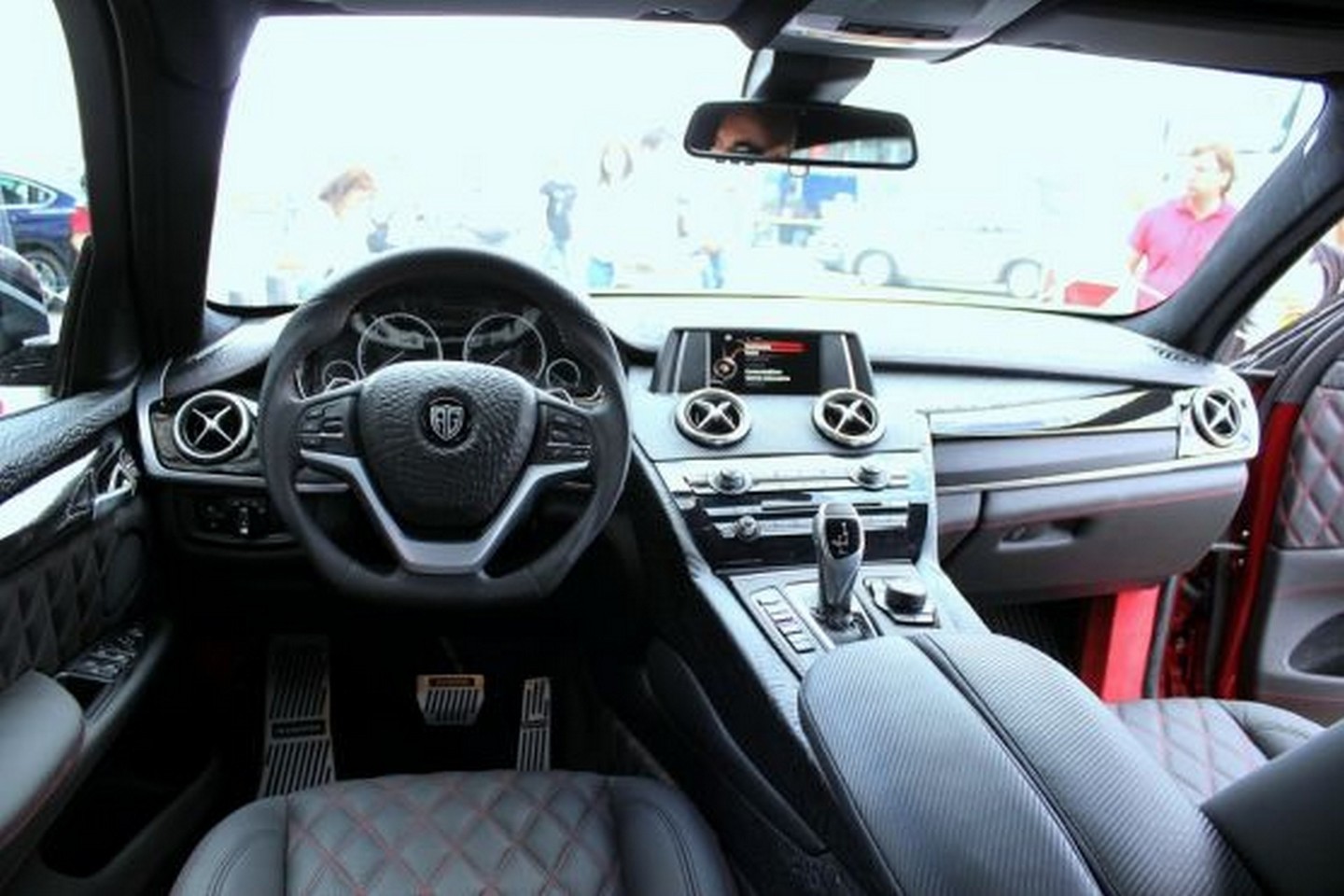 Kauniečio Audronio Gestauto paruoštą BMW X6 pastebėjo ir užsienio žiniasklaida.<br>AG Excalibur nuotr.