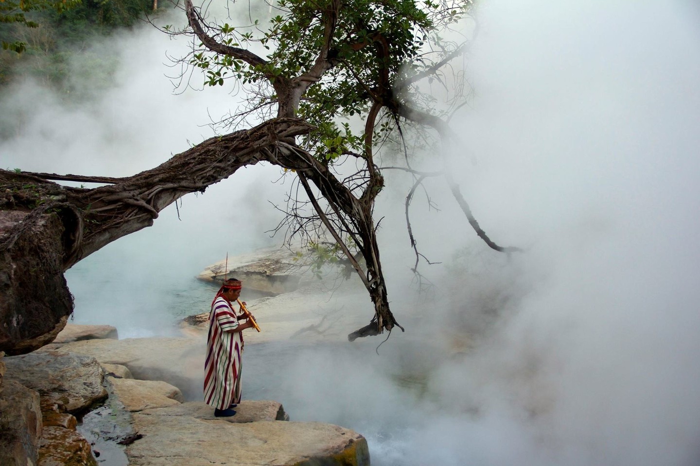 Mayantuyacu, Peru (Pietų Amerika) tekanti verdanti upė, apie kurią sklando įvairiausi mitai ir sakmės, perduodamos iš kartos į kartą ten gyvenančių ašananinkų genties žmonių.<br>Sofia Ruzo (The Boiling River Project/Facebook) nuotr.
