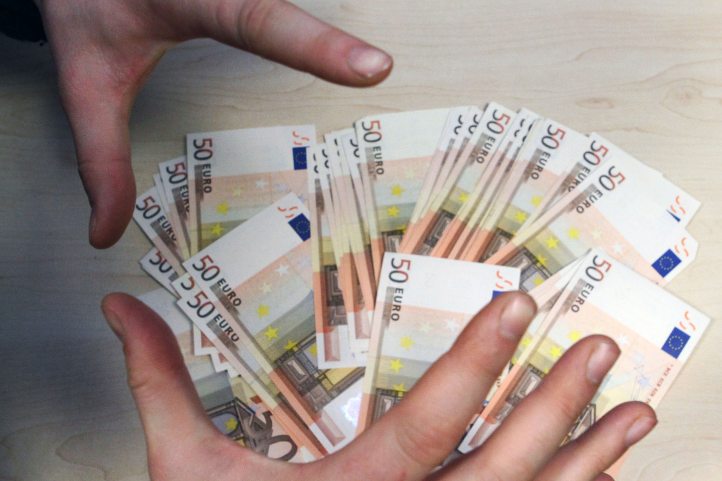Sukčius iš senyvos vilnietės išviliojo beveik 6 tūkst. eurų.