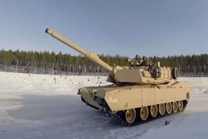 Norvegijos urvuose prie Rusijos sienos įsikurs JAV tankai