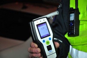 Žmogus blaivus, o alkotesteris „girtas“: kaip gali taip būti?