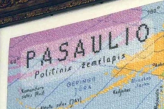 Pavydėtinas kruopštumas: moteris išsiuvinėjo pasaulio žemėlapį