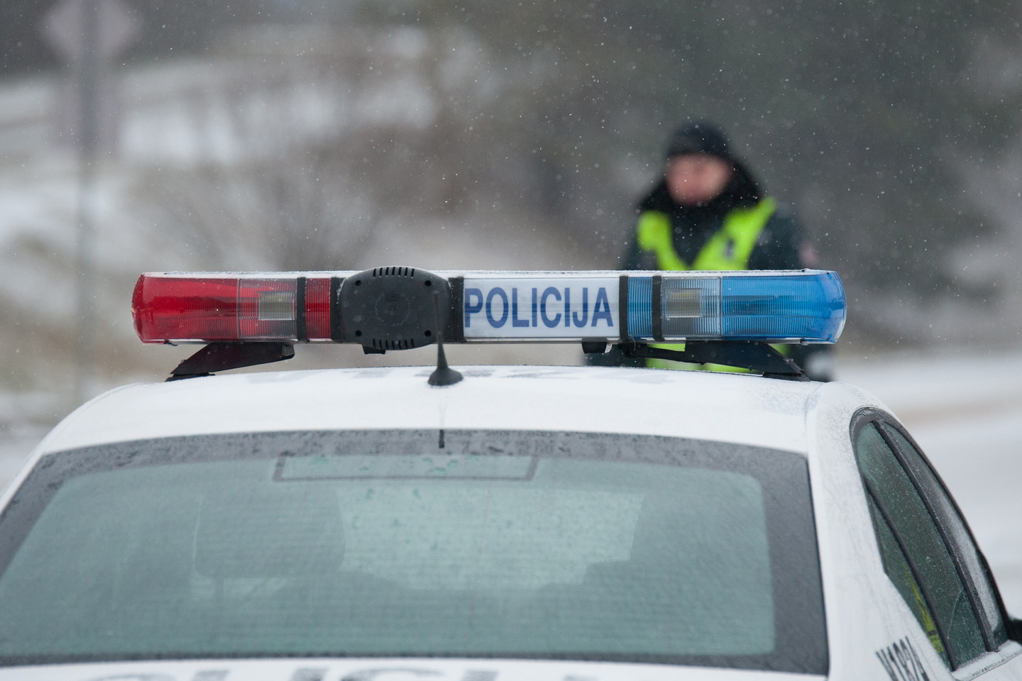 Šeštadienio rytą Vilniaus policijos pareigūnai dviejose vietose surengė policijos reidą.<br>V.Ščiavinsko nuotr.