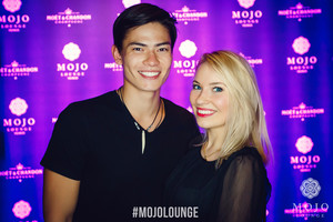 Garsus modelis Simonas Tuen Pham šėlo klube su lietuvėmis