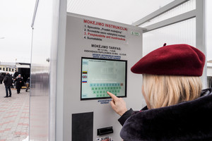 Atnaujintame Kalvarijų turguje pensininkė įsiuto dėl rinkliavos