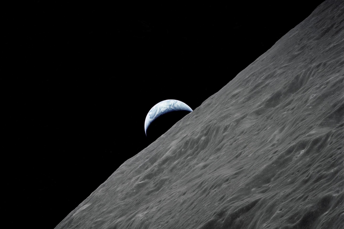 Švilpimą astronautai girdėjo kone visą valandą, kol kapsulė atgavo ryšį su Žeme.<br>NASA nuotr.
