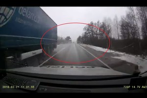 Nufilmavo: „Via Baltica“ vairuotojas iššoko prieš pat pareigūnus