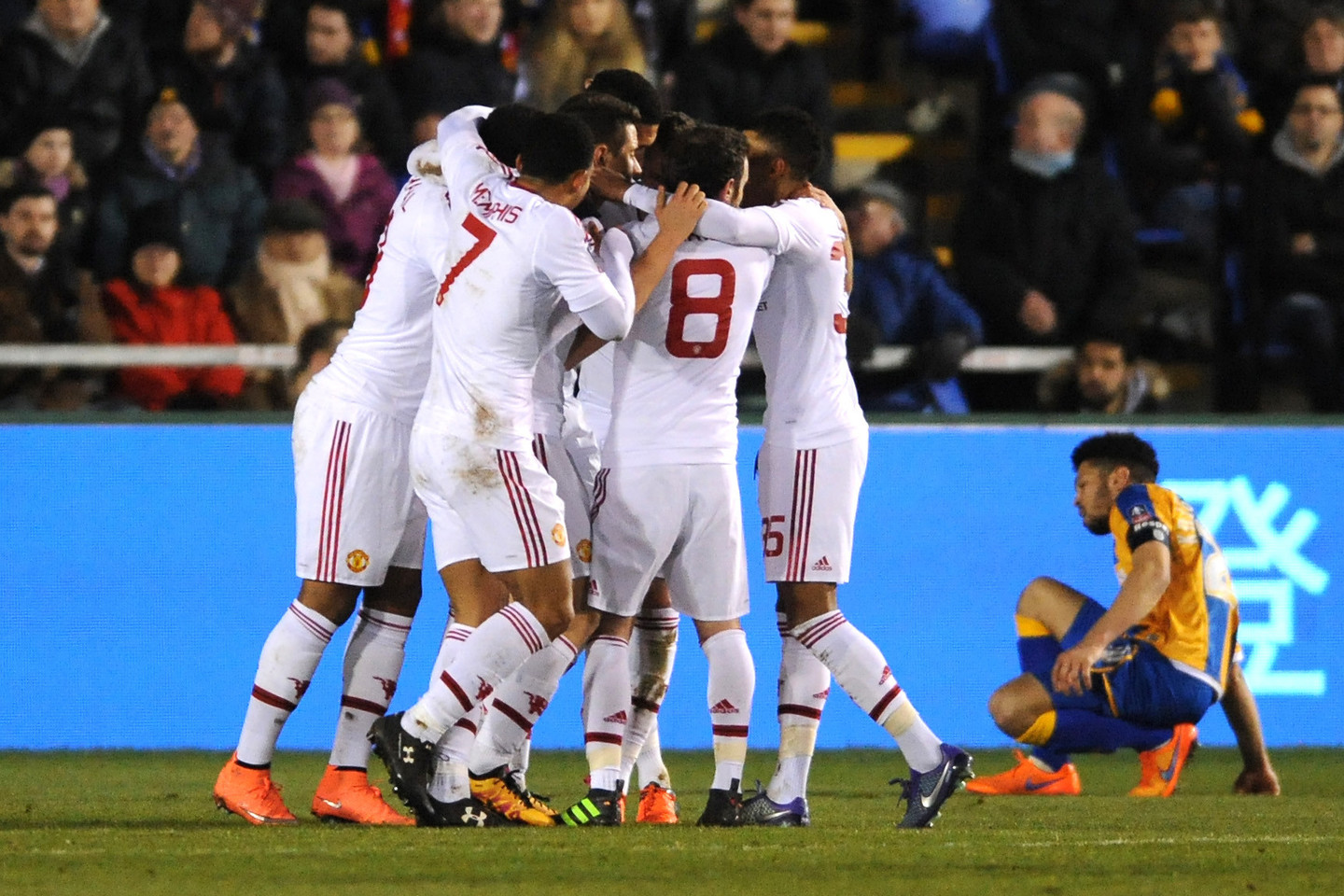 „Manchester United“ be vargo žengė į kitą FA taurės etapą.