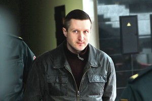 Mirties kokteiliai – tėvui ir dviem mylimosioms?