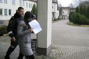 Sūnų į šulinį įmetusi mama bylinėjasi dėl tėvystės nustatymo