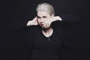 Išgirskite: Dovilė Filmanavičiūtė naujoje dainoje drasko širdį