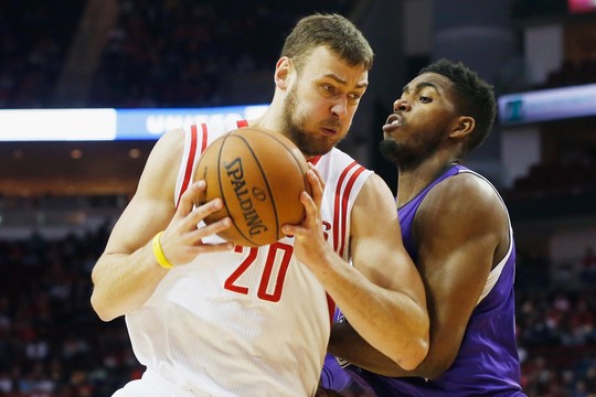 Donatas Motiejūnas „Rockets“ klubui pridarė rimtų bėdų