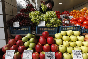 Sankcijos Rusijoje: įvežti produktus draudžia, o parduoti – ne