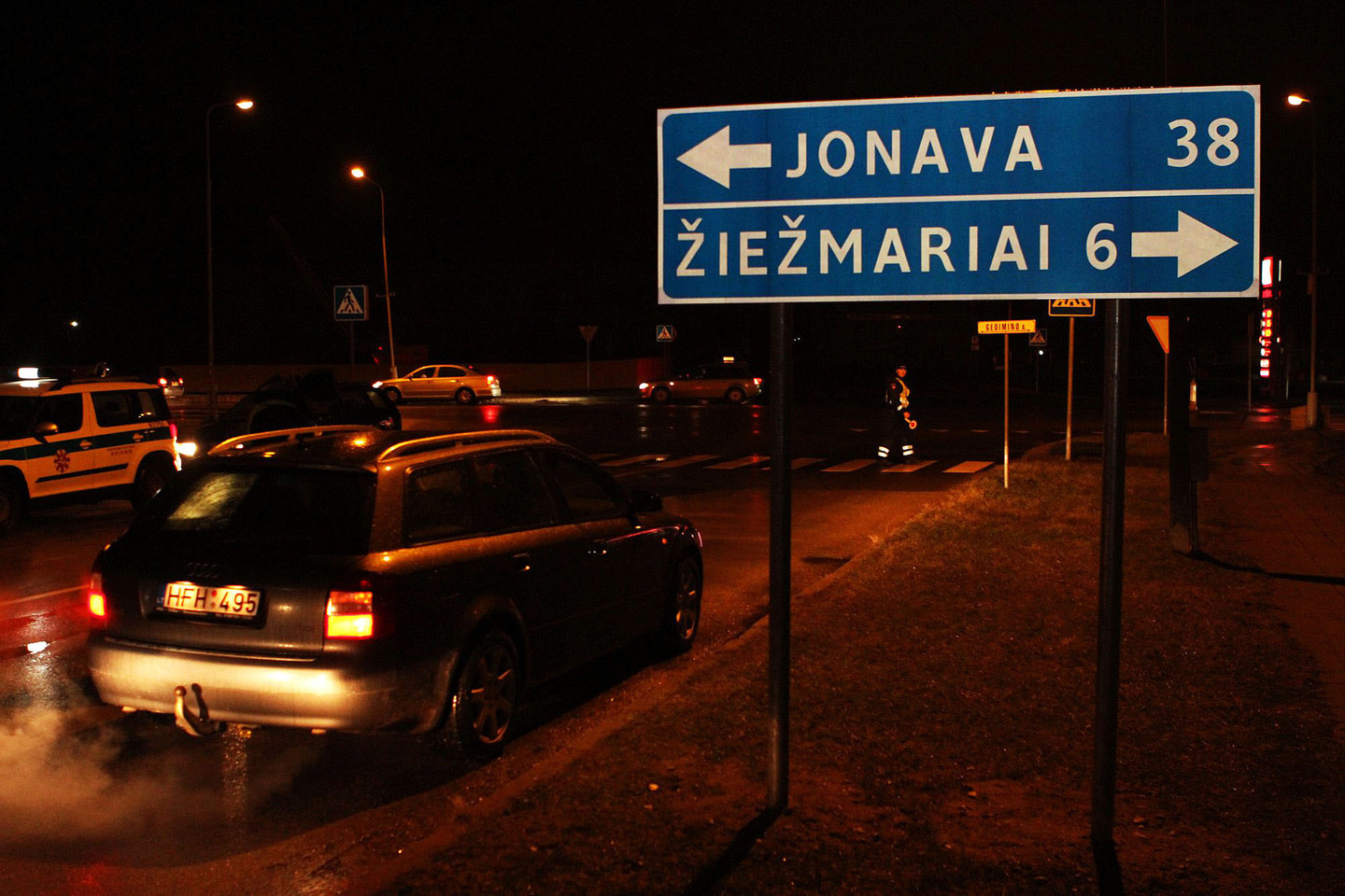 Naktį iš antradienio į trečiadienį Kaišiadorių rajone Kauno pareigūnai vykdė reidą.<br>M.Patašiaus nuotr.
