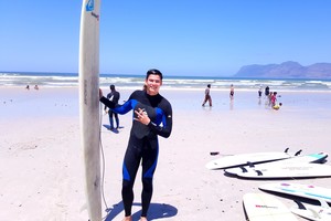 Keiptaune modelis Tuen Simonas Phamas bėgo nuo ryklių