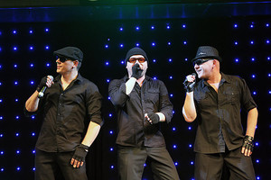 Grupė „16Hz“ ir jaunieji atlikėjai pradžiugino neįgalius vaikus