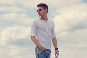 Tomas Legenzovas veržiasi iš garsios mylimosios šešėlio