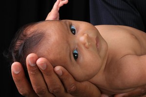 Iš motinos rankų išplėšto kūdikio dramos atomazga – gluminanti