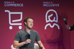 IV rėmėjai grasina „Twitter“ ir „Facebook“ vadovams