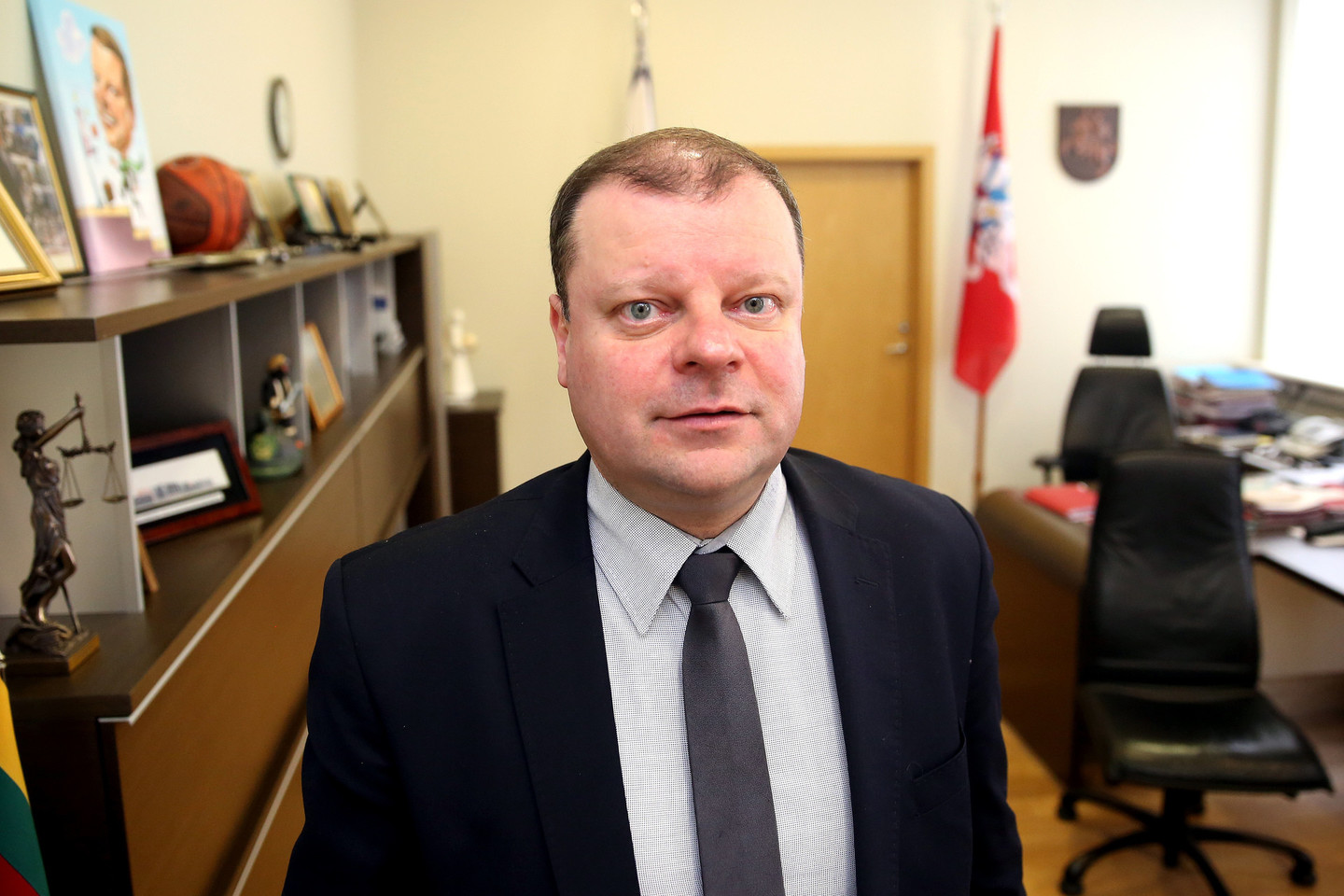 „Manome, kad iki birželio galbūt pavyks baigti klausimą dėl naujos agentūros – sienų ir pakrančių apsaugos pajėgų realaus funkcionavimo“, – sakė Lietuvos vidaus reikalų ministras.