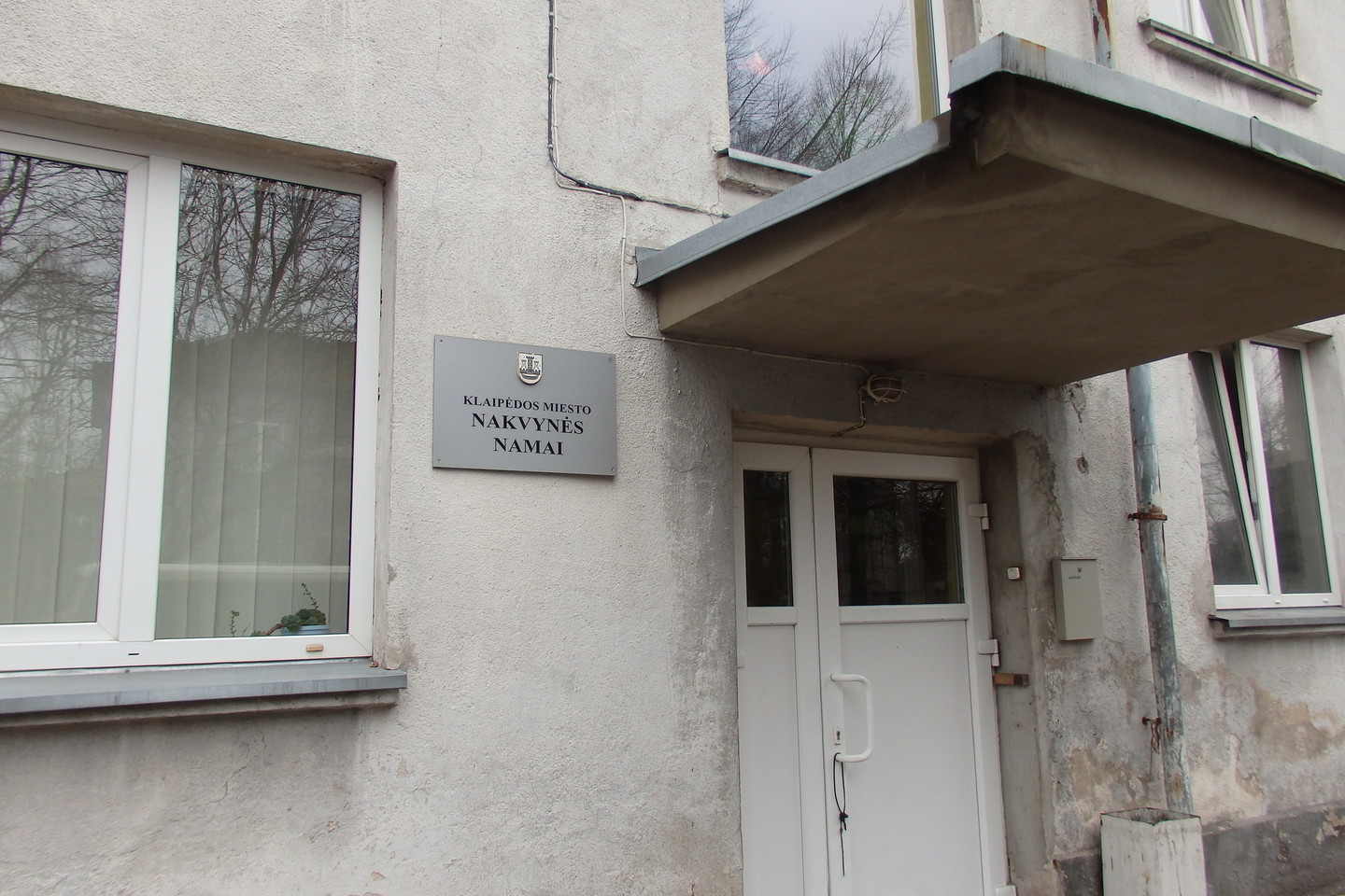 Nakvynės namuose nuolat glaudžiasi apie pusšimtį žmonių.