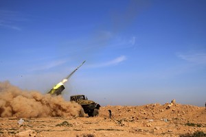 Rusija ir toliau bombarduoja „teroristų“ taikinius Sirijoje