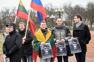 Vilniuje – gėlės B. Nemcovui ir dūriai V. Putinui