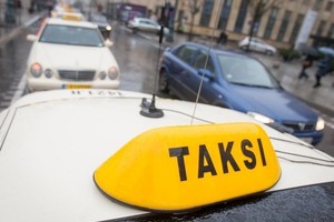 Taksi vairuotojas: kas tas „Uberis“ yra? Kodėl jis čia atsirado?