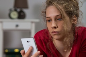 Ką tik išdavystę atleidusią žmoną sukrėtė vaizdas vyro telefone