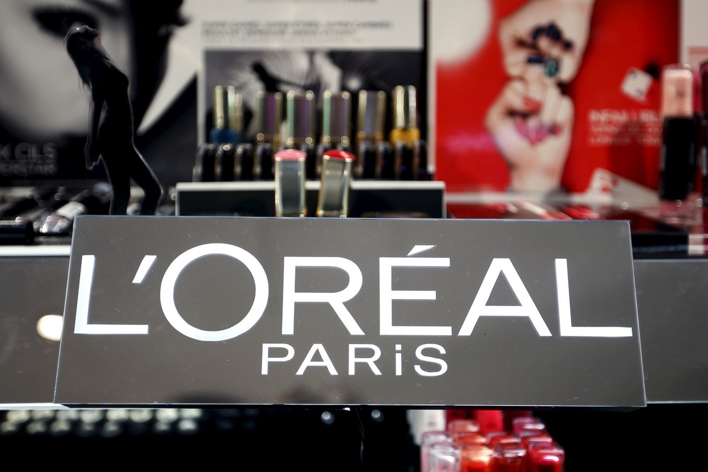 Prancūzijos vartotojų organizacijos „juodajame sąraše“ atsidūrė „Adidas“, „Axe“, „Colgate“, „Garnier“, „Head&amp;Shoulders“ , „L'Oréal“ ir kitų garsių kompanijų gaminiai.<br>Reuters/Scanpix nuotr.