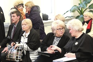 Gaujos nariai jau teisme, o jų vedlė N.Venckienė – dar Amerikoje