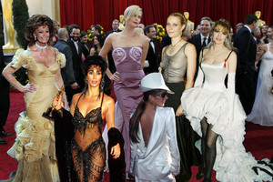 Išrinkite blogiausią visų laikų „Oskarų“ ceremonijos suknelę