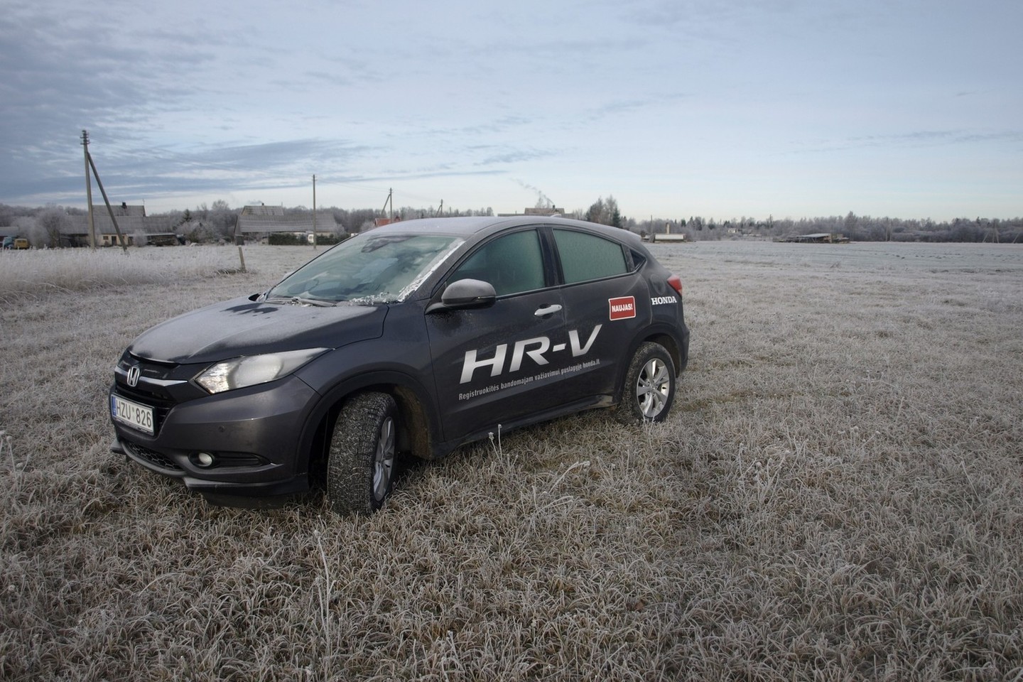 „Honda HR-V“ visureigis aprūpintas naujausiomis technologijomis, tačiau ne itin komfortiškas.<br>Sauliaus Rinkevičiaus nuotr.
