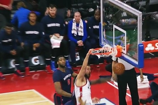 Jono Valančiūno dėjimas per gynėją, kokio seniai neregėjome