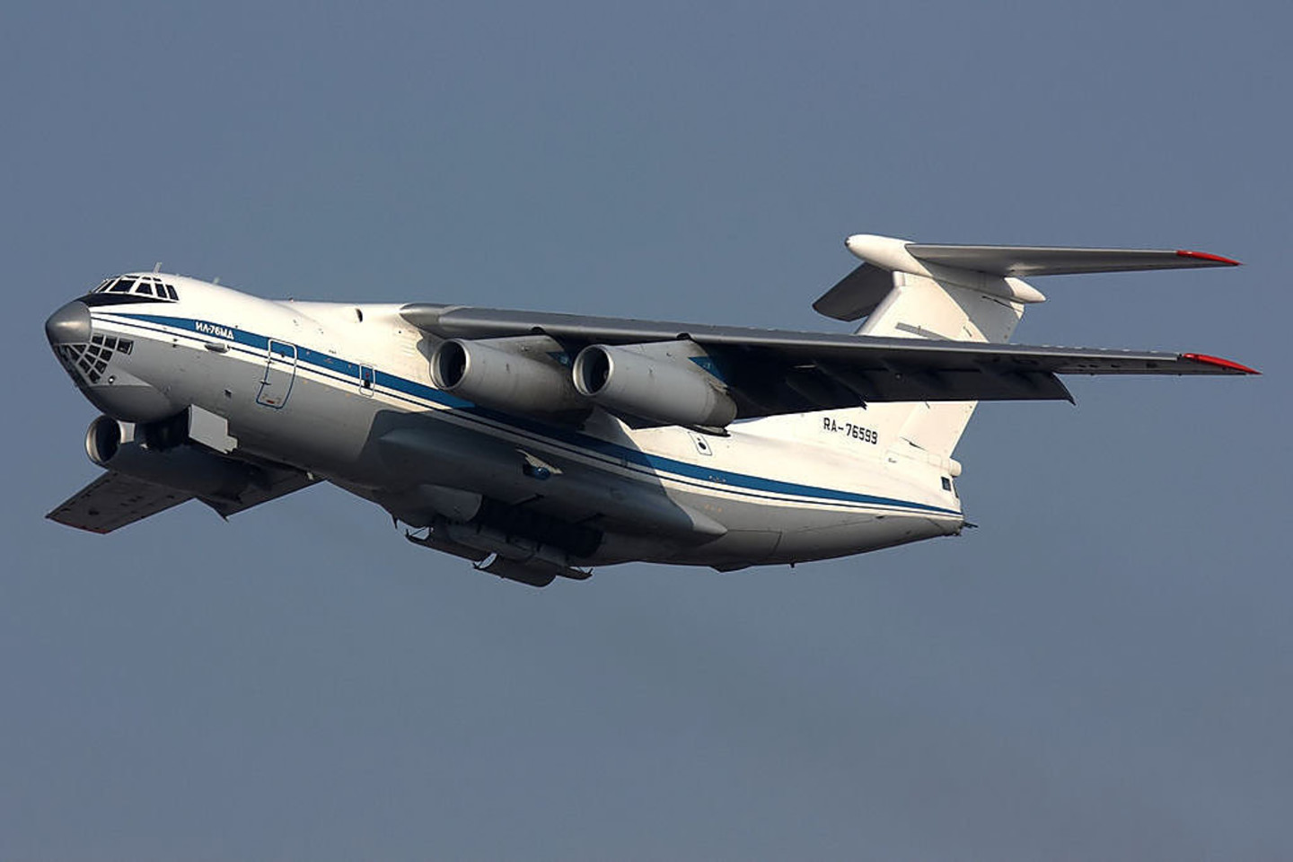Žemaičius naikintuvai gąsdino dėl tvarkingai skridusio rusų orlaivio Il-76.