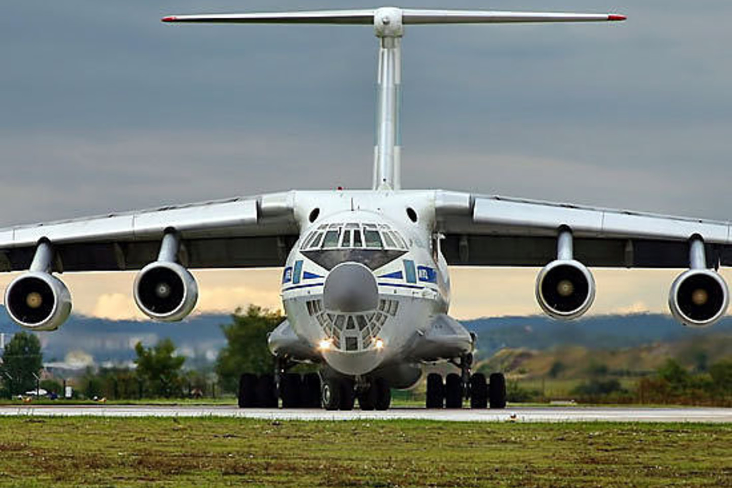 Žemaičius naikintuvai gąsdino dėl tvarkingai skridusio rusų orlaivio Il-76.<br>mil.ru nuotr.