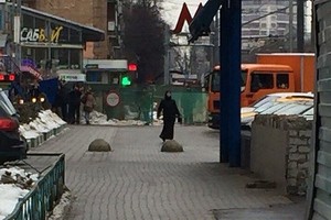 Maskvoje vaiko galvą nupjovusi auklė norėjo susisprogdinti