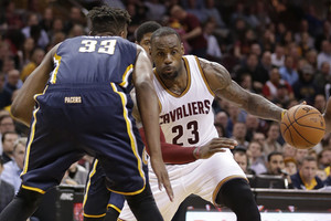 NBA: pergalingas L. Jameso grįžimas ir žvaigždžių šou Sakramente