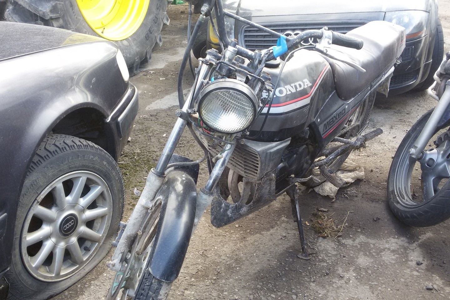 Panevėžio policija klausia: kam priklauso šis mopedas?