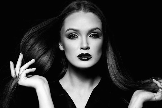 Aktorės D. Rudokaitės gražuolė dukra Akvilė seka mamos pėdomis