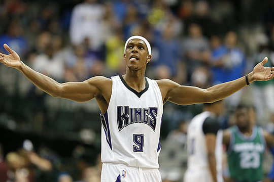 Nušvilptas R.Rondo atkeršijo Dalasui – įveikė buvusią ekipą