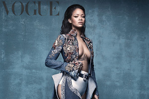 Batus sukūrusi Rihanna įsiamžino provokuojančioje fotosesijoje