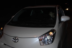 Miniatiūriniame „Toyota iQ“ – įsiaudrinusi girta vairuotoja