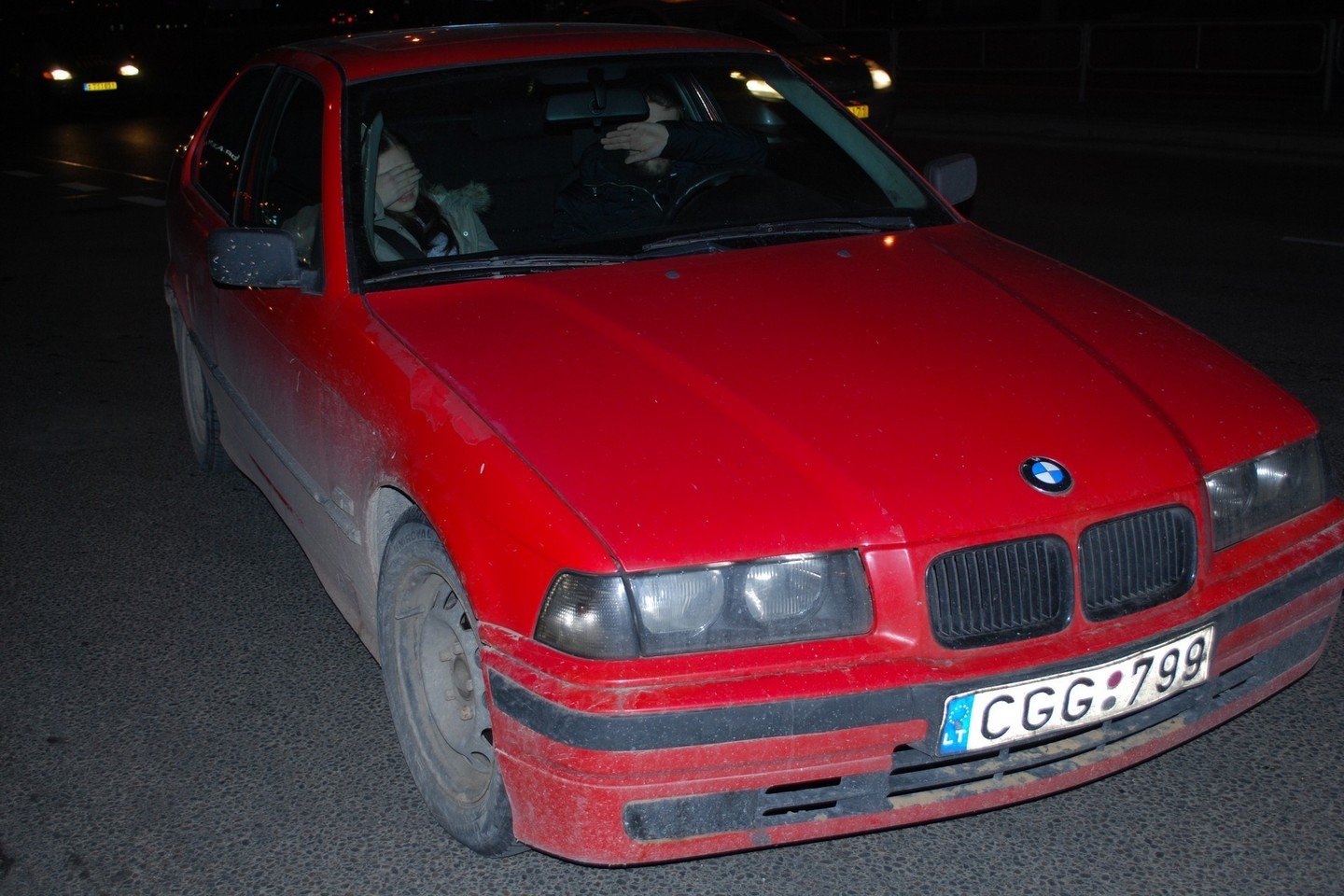 Neperlaikęs vairavimo egzamino, šis BMW vairuotojas ramiai važinėjosi po Vilnių.<br>Lrytas.lt nuotr.