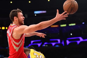 Starto penkete žaidęs Donatas Motiejūnas „Rockets“ neišgelbėjo