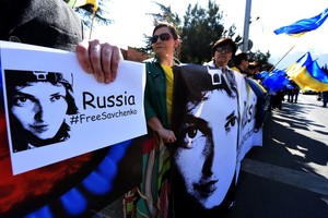 Iškilūs intelektualai ragina padėti išlaisvinti N. Savčenko