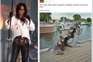 Roko legendą Alice Cooperį sužavėjo šiurpi skulptūra Klaipėdoje